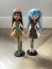 Monster High Mad Science Lab Partners Ghoulia Yelps & Cleo De Nile