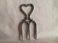 VICTORIAN RARE SILVER PLATED SMALL TOASTING FORK BY WILLIAM HUTTON & SONS VGC.