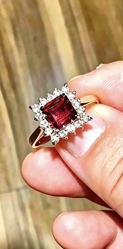 9ct yellow gold - 9ct, garnet