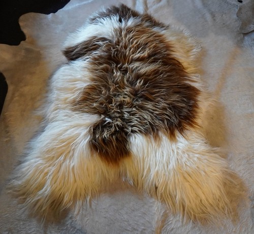 Icelandic sheepskin rug - sheepskin, sun