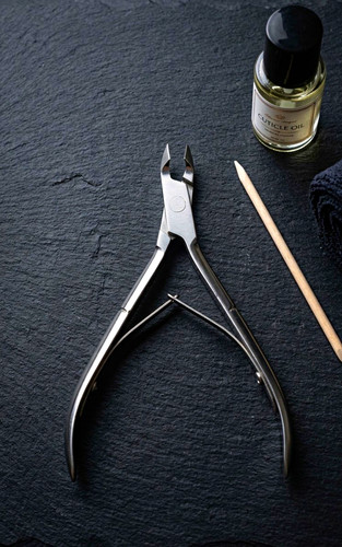 Cuticle nipper curved - cuticle,