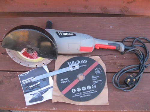 Wickes 2350w 230mm - 2350w, large