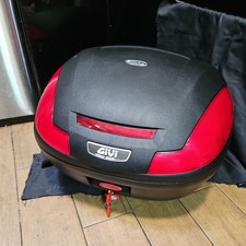 GIVI SIMPLY TOP BOX MONOKEY INC BASE PLATE - BLACK WITH RED TIDY CONDITION 