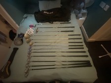 full set of mens right handed golf clubs that is perfect for beginners