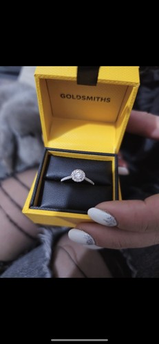 18ct white gold - white, diamond