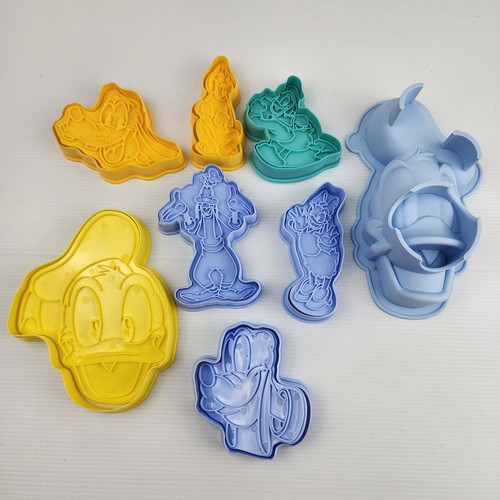 Disney cookie cutter cake - cookie,