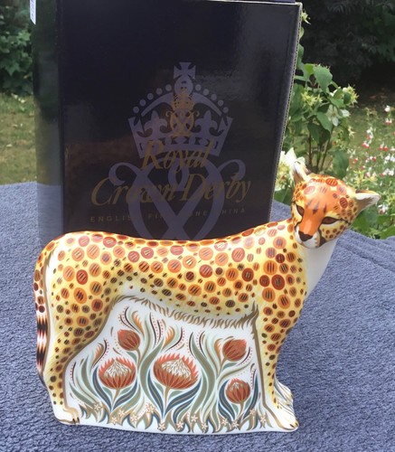 Royal crown derby bone - crown,