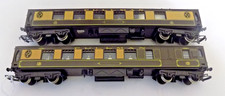 RAKE OF 2 PULLMAN COACHES WITH