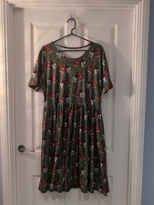 Carolina Dress Room Size 2