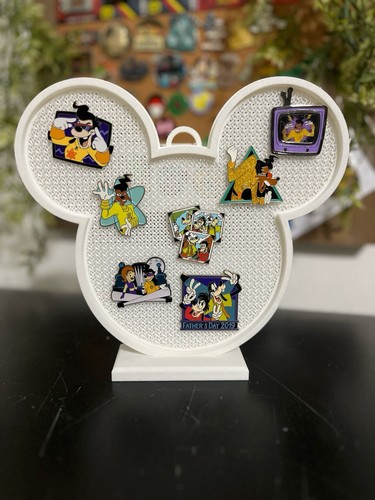 Mickey shaped pin board - pin,
