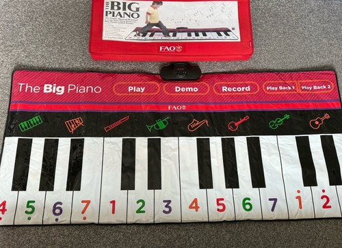 The big piano giant - big, 70”