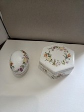 2 Wedgewood Mirabelle trinket boxes with lids IMMACULATE CONDITION 