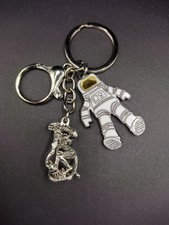 Alien The Film Keyring  Wiv Silver Xenomorph From Alien & Astronaut 