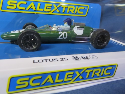 New scalextric c4195 team - scalextric,