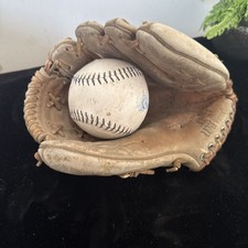 Vintage Baseball Leather Mitt