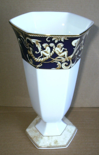 Wedgwood cornucopia bone china - cornucopia,
