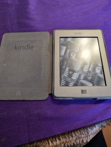 Amazon kindle touch d01200 4th - amazon,