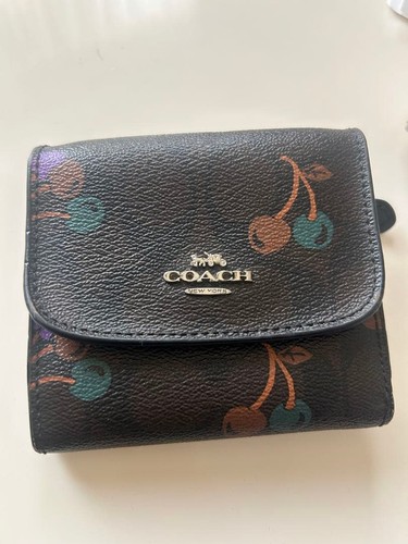 Coach wallet cherry - cherry, design