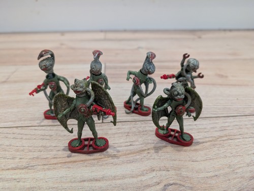 Mixed vintage britains - mixed,
