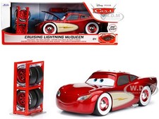 CRUISING LIGHTNING MCQUEEN
