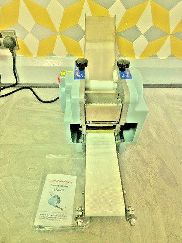 Automatic dumpling skin maker - automatic,