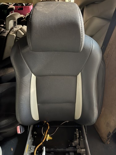 Saab left front - left,
