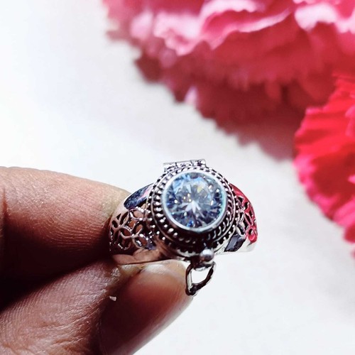 White topaz poison ring - white,