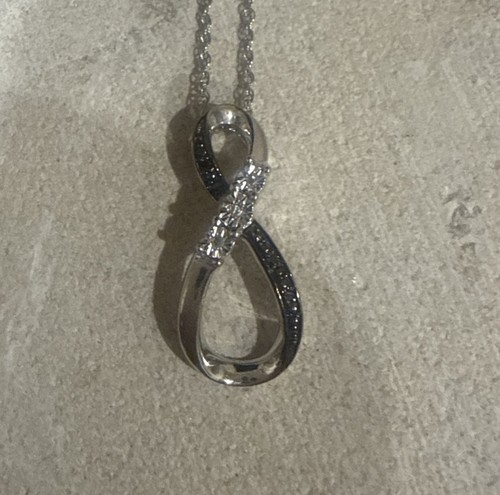Black and white diamond - black,