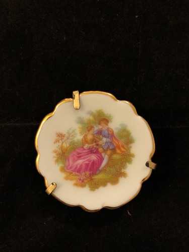 Vintage mini courting couple