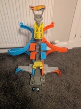 Hot Wheels Loop & Launch Track Set