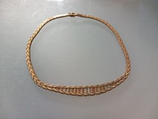 Vintage Tri Gold Tone Cleopatra Collar Necklace Herring Bone Engine Turned Links