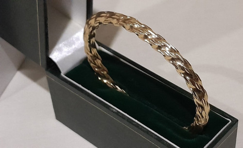 Heavy 9ct yellow gold - 9ct,