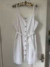 Red Herring White Broderie