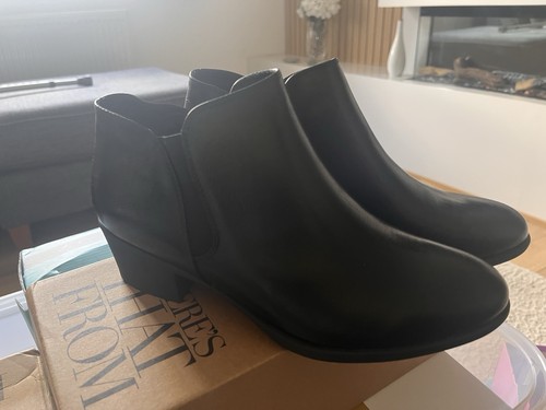 Black ankle boot size 6 - black,