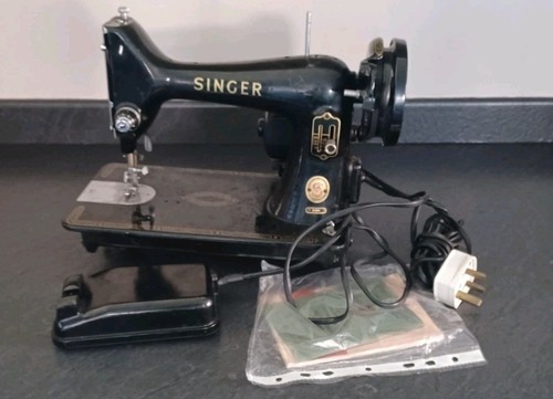 Vintage singer sewing machine - singer,