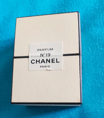 Vintage chanel 19minature - chanel,