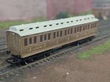 Hornby OO LNER clerestory