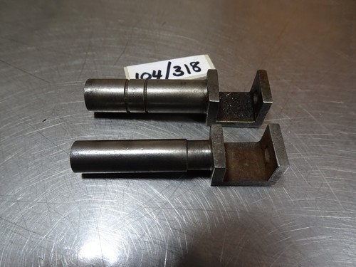 Triumph oil pump - pump, pistons