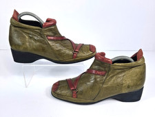 Pavers Green Khaki Red Leather