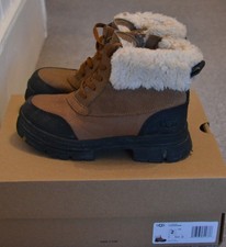 Girls Gorgeous Original UGG Ashton Boots Waterproof UK SIZE 1 with box