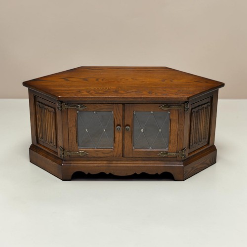 Old charm stand linenfold - old,