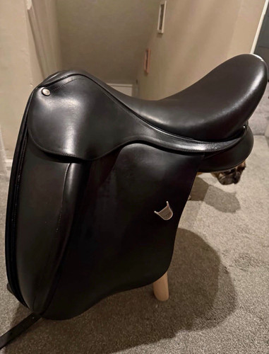 Black leather dressage - black, saddle