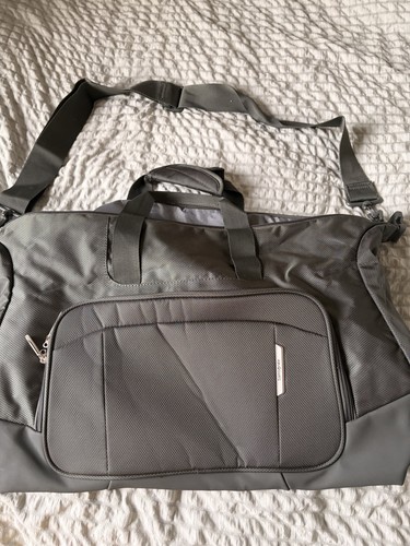 Samsonite green overnight - samsonite,