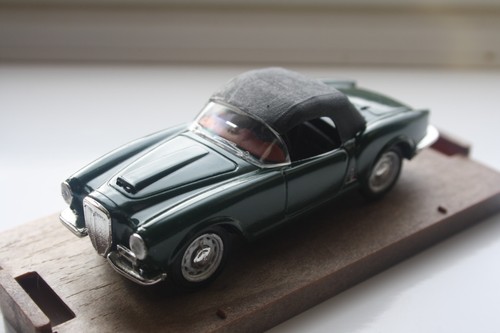 Scale brumm oro diecast - 1/43,