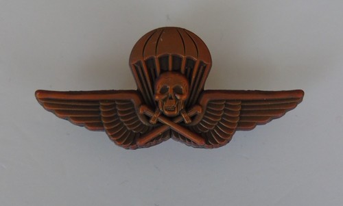 Hungarian paratrooper wing - wing,