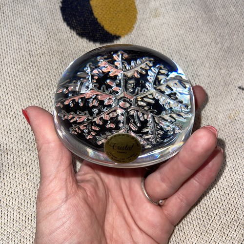 Lead crystal paperweight - 24, %