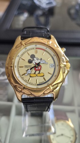 Seiko kinetic micky mouse - seiko, mouse.