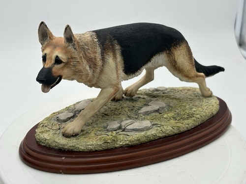 Hard find border fine arts - find,