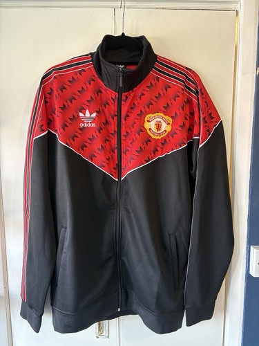 Man united tracksuit top - man,