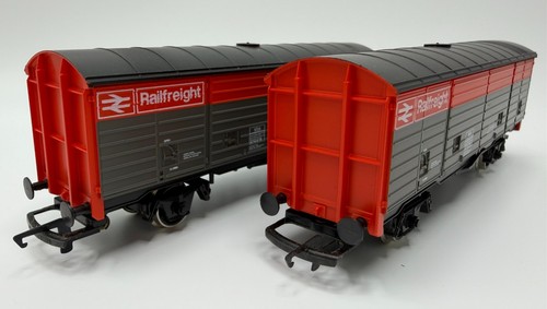 R247 hornby railfreight - 2x,